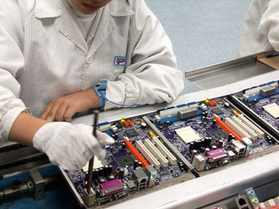 主板如何炼成？深圳最大通信设备制造工厂探秘